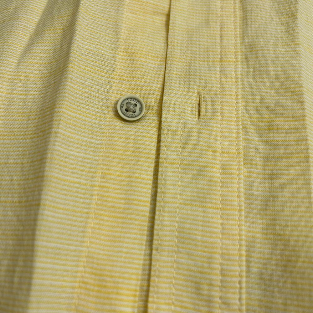 IZOD Saltwater Men’s Short Sleeve Button Down Shirt, Pastel Yellow, Size Medium - Picture 4 of 7